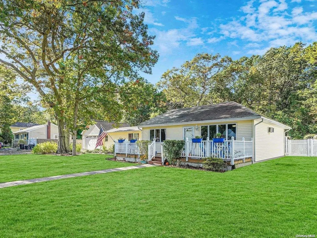410 N Pine Street Patchogue NY 11772