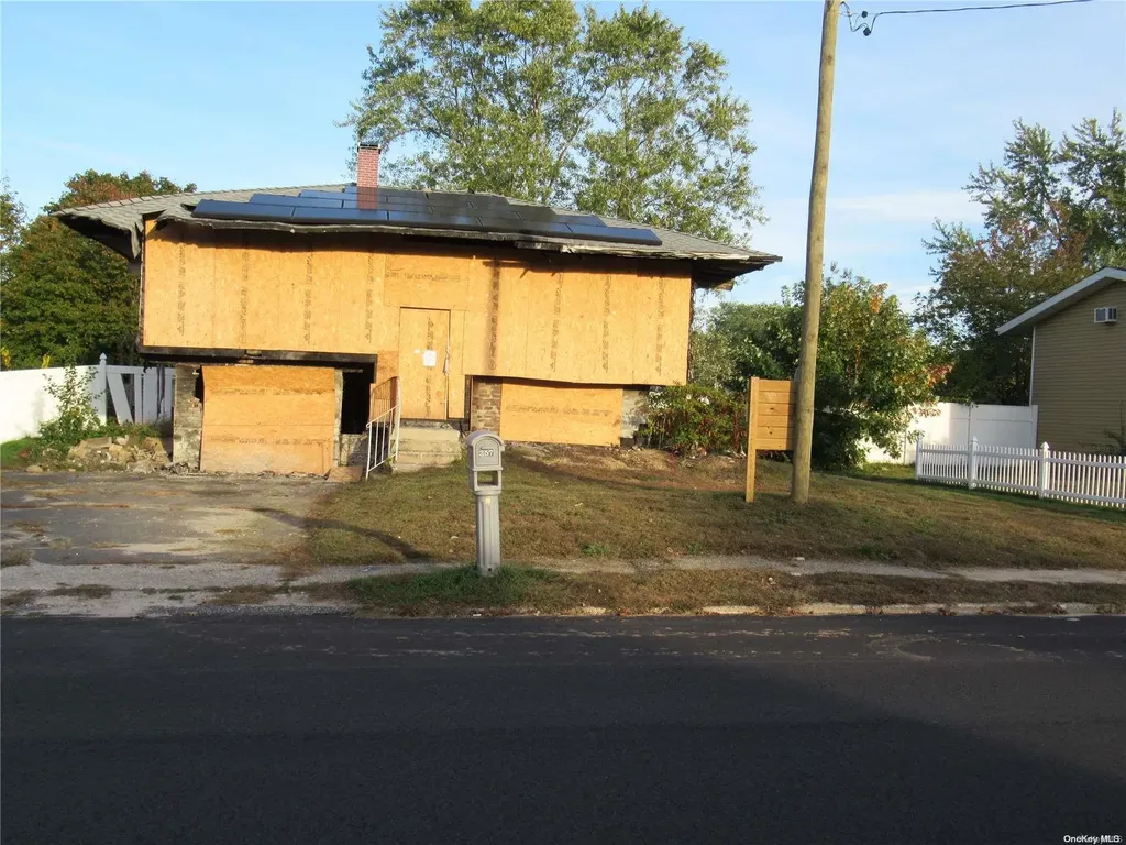 357 Magnolia Drive Selden NY 11784