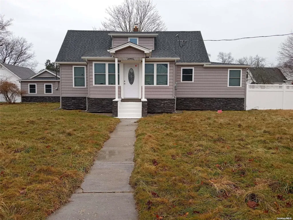 16 Juniper Road Mastic Beach NY 11951