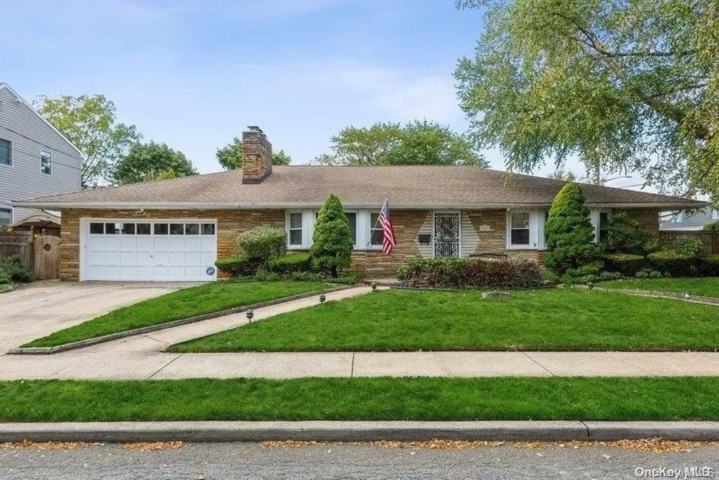 2586 Overlook Place Baldwin NY 11510