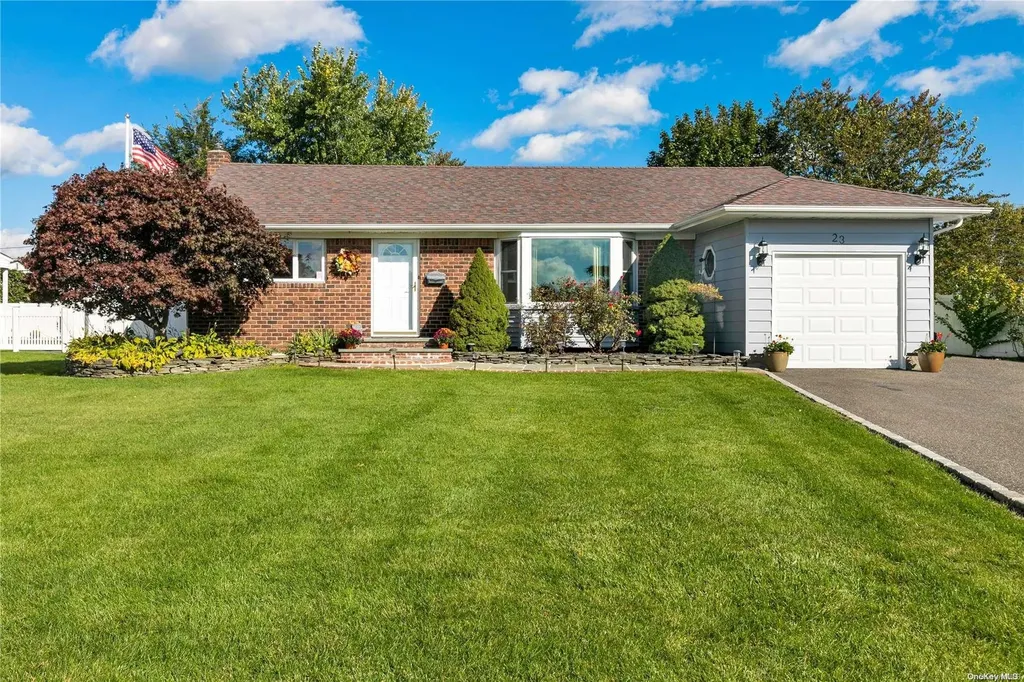 23 Fern Drive Commack NY 11725