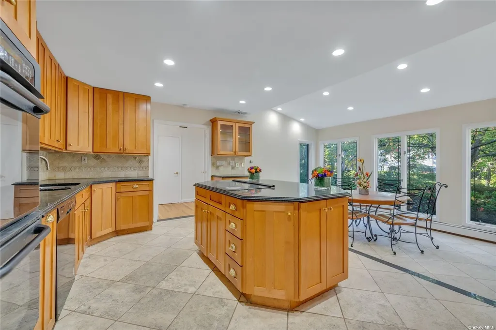 48a Nassau Drive Great Neck NY 11021