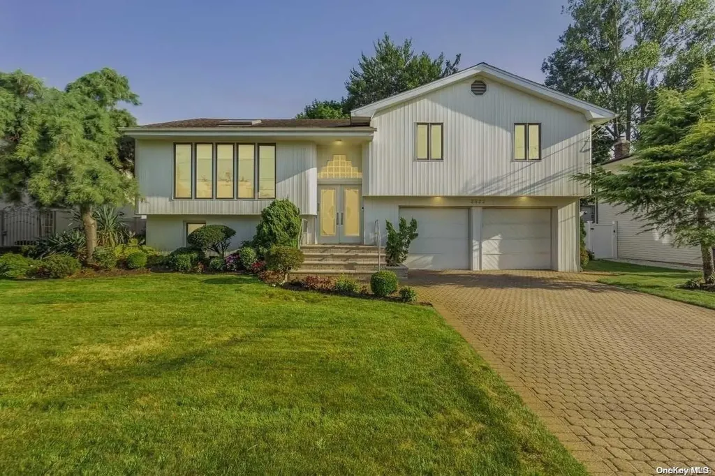 2522 Randy Lane Bellmore NY 11710