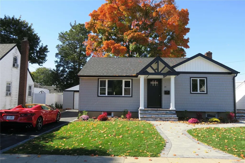 18 Devon Road Bethpage NY 11714