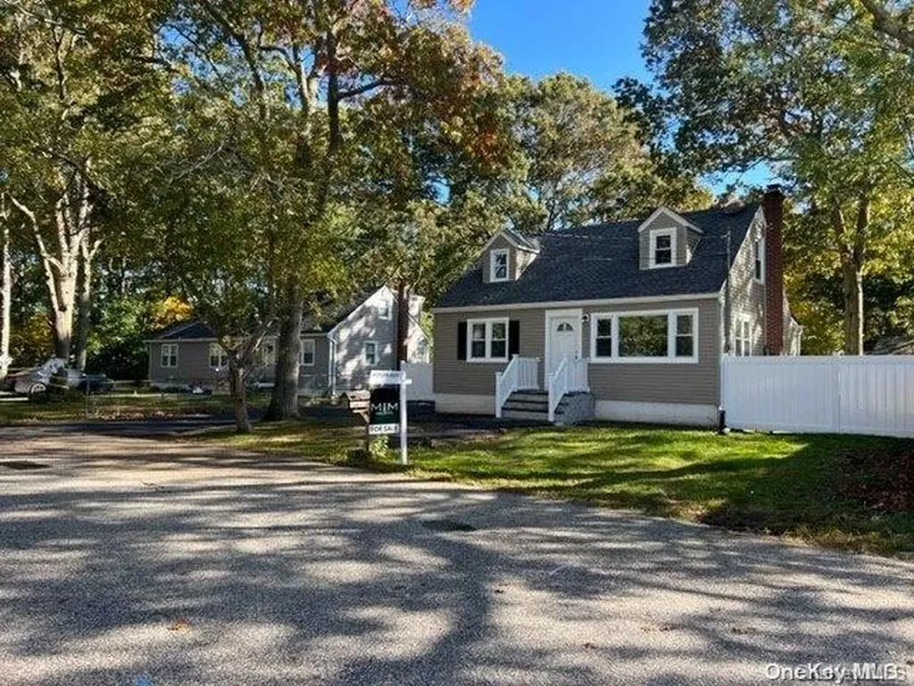 54 Jeanatta Avenue Mastic NY 11950