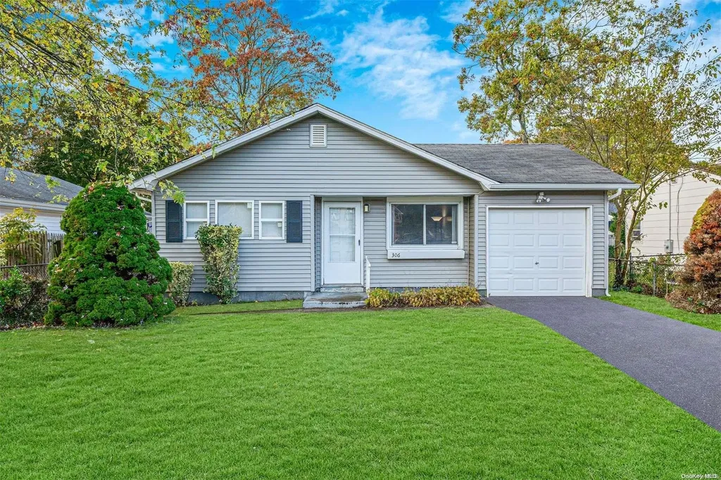 306 William Floyd Parkway Shirley NY 11967
