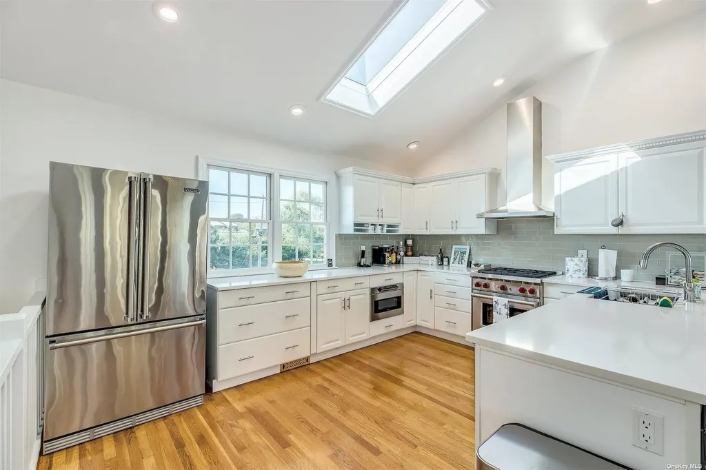 25 Exchange Westhampton Beach NY 11978