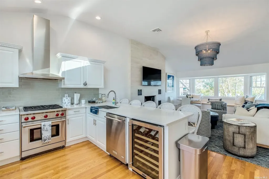 25 Exchange Westhampton Beach NY 11978