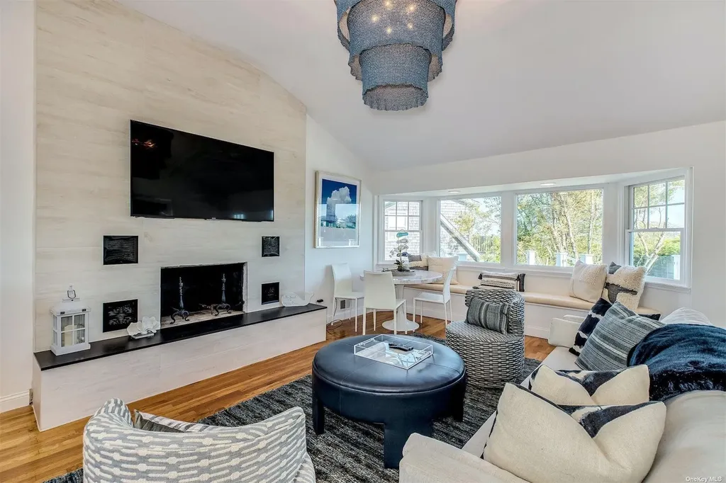 25 Exchange Westhampton Beach NY 11978