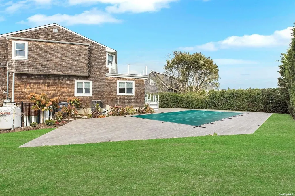 25 Exchange Westhampton Beach NY 11978