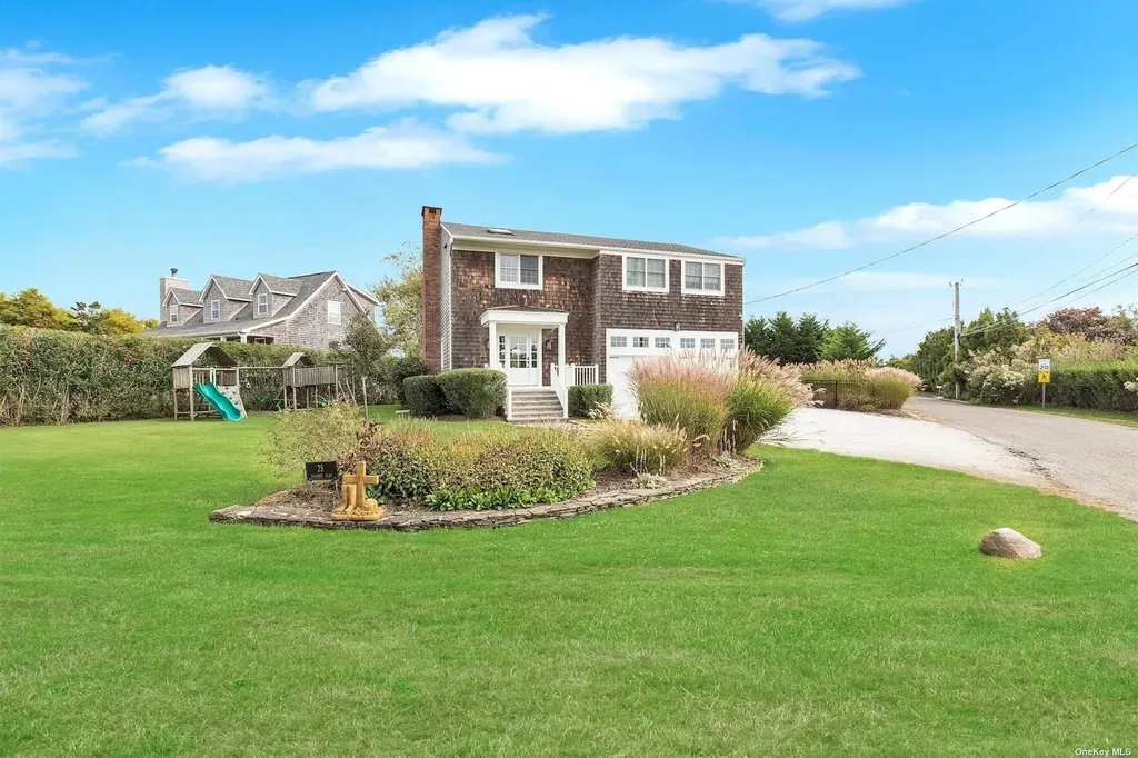 25 Exchange Westhampton Beach NY 11978