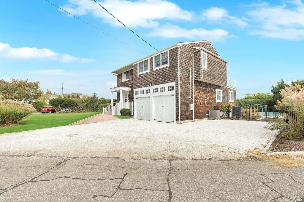 25 Exchange Westhampton Beach NY 11978