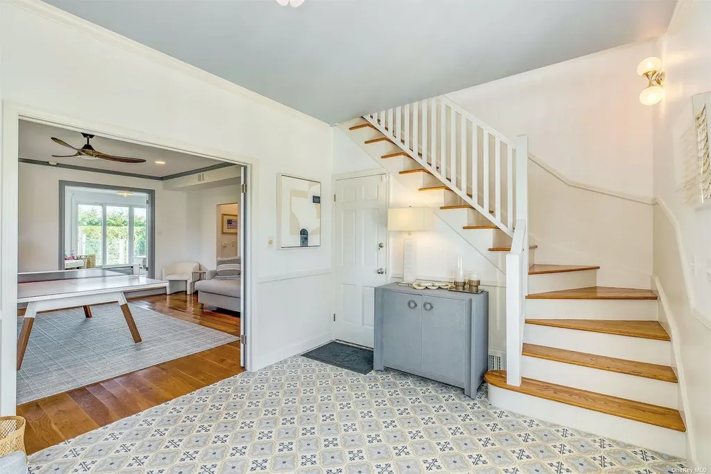25 Exchange Westhampton Beach NY 11978