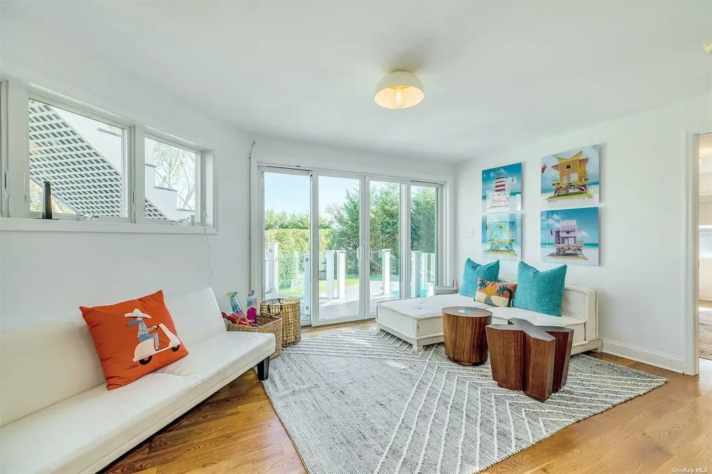 25 Exchange Westhampton Beach NY 11978