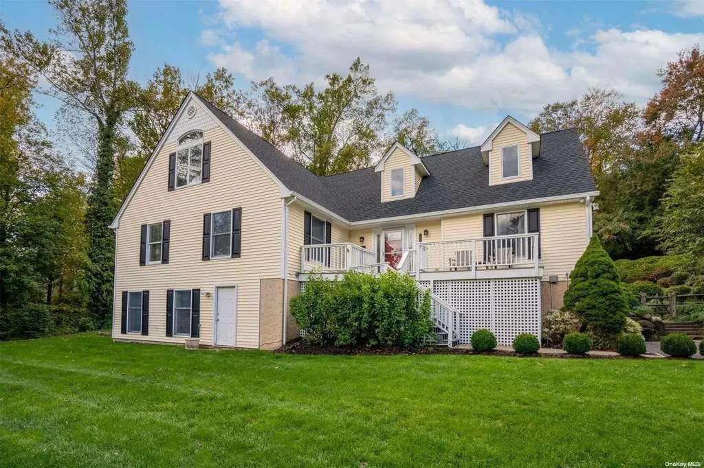 52 Southdown Road Huntington NY 11743