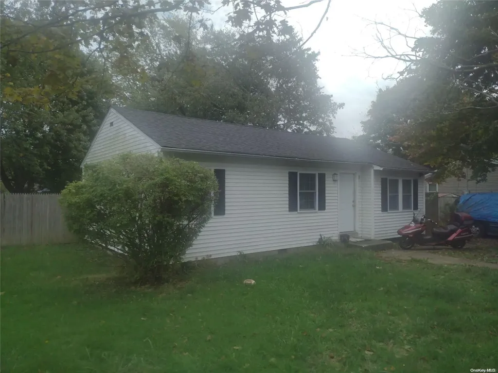 633 Scherger Avenue East Patchogue NY 11772