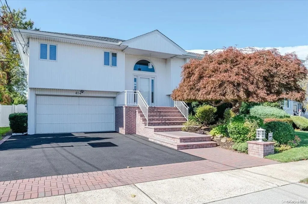 414 Golf Drive Oceanside NY 11572