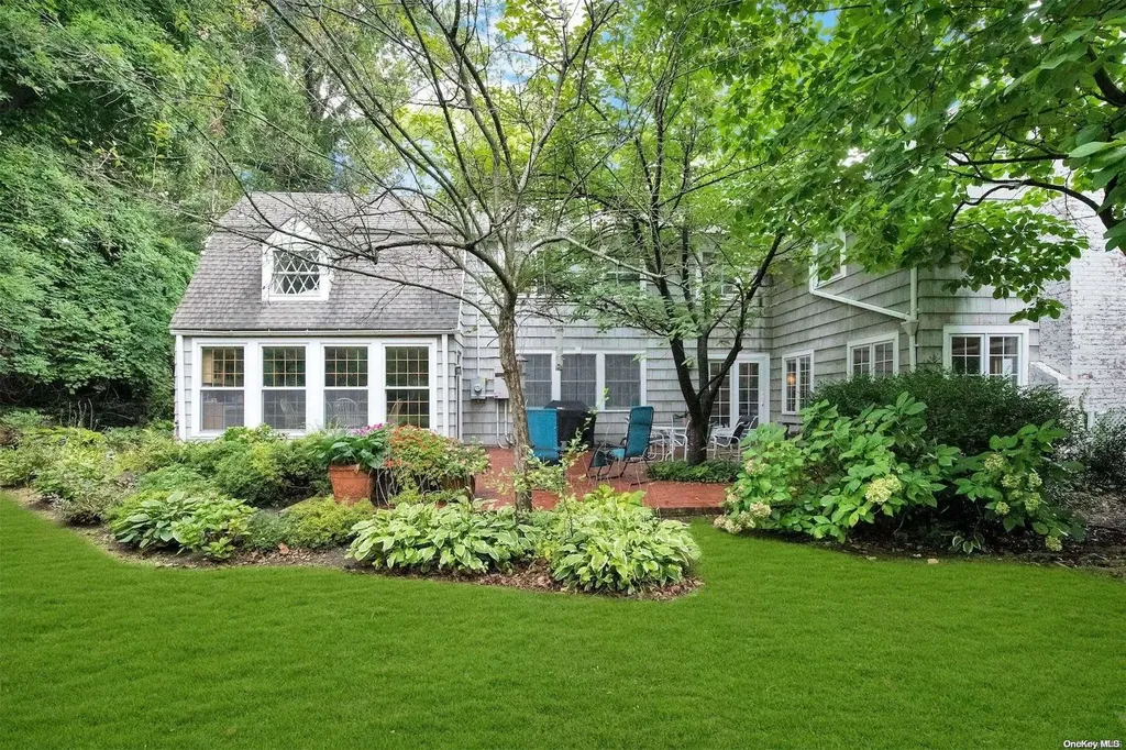 76 Nassau Drive Great Neck NY 11021