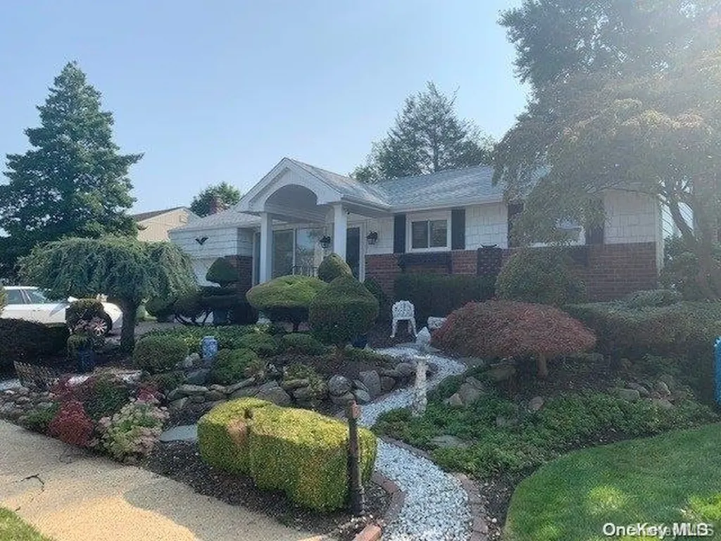 4 Sarah Drive Old Bethpage NY 11804