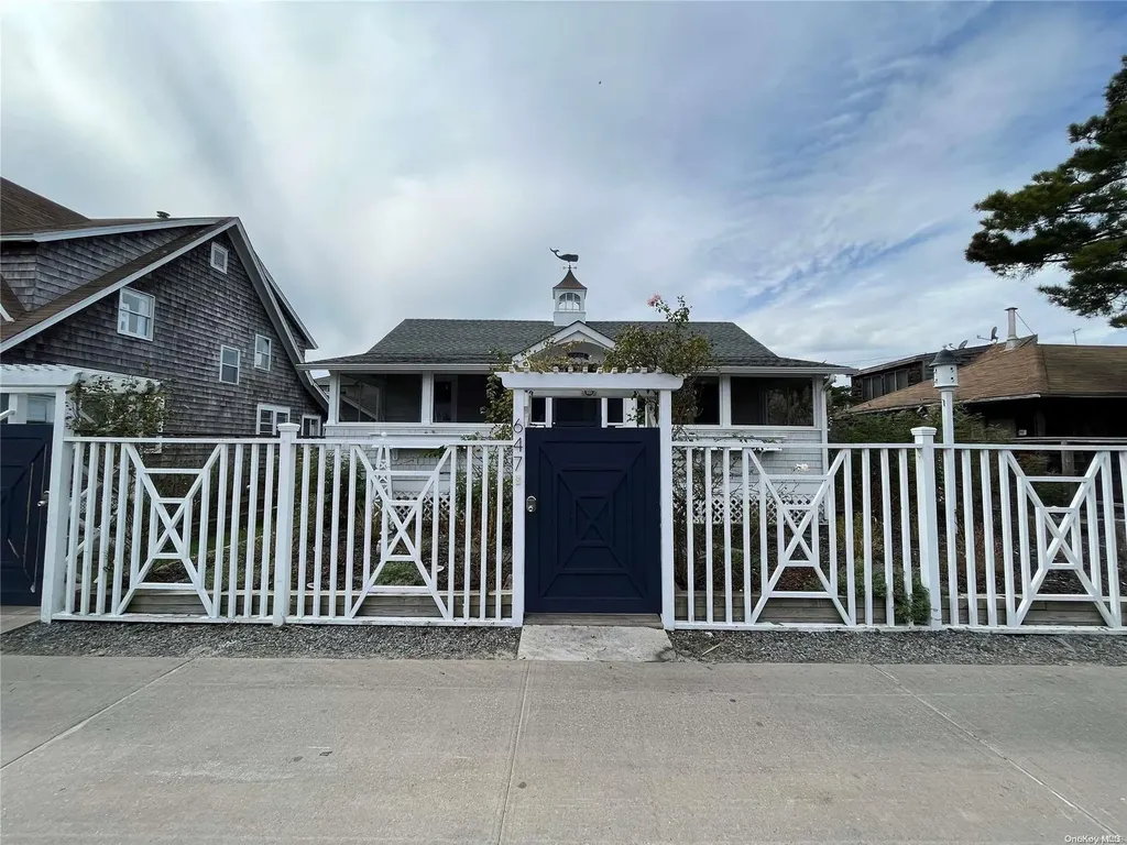 647 Ocean Breeze Ocean Beach NY 11770