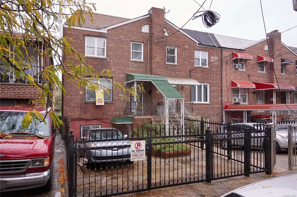 3308 Colden Avenue Bronx NY 10469