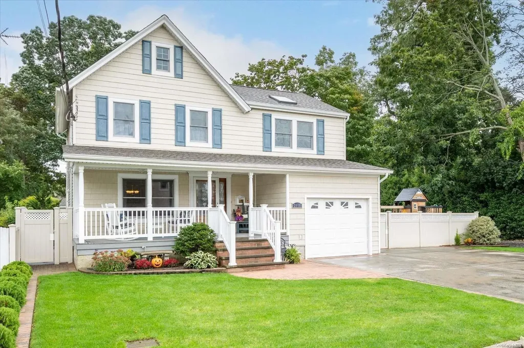 2950 Johnson Place Wantagh NY 11793