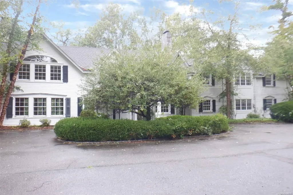 4 Meadow Spring Lane Glen Cove NY 11542