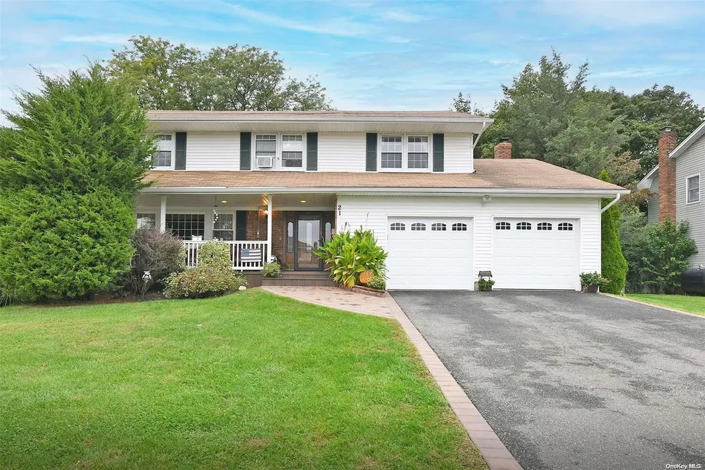 21 Colgate Drive Smithtown NY 11787