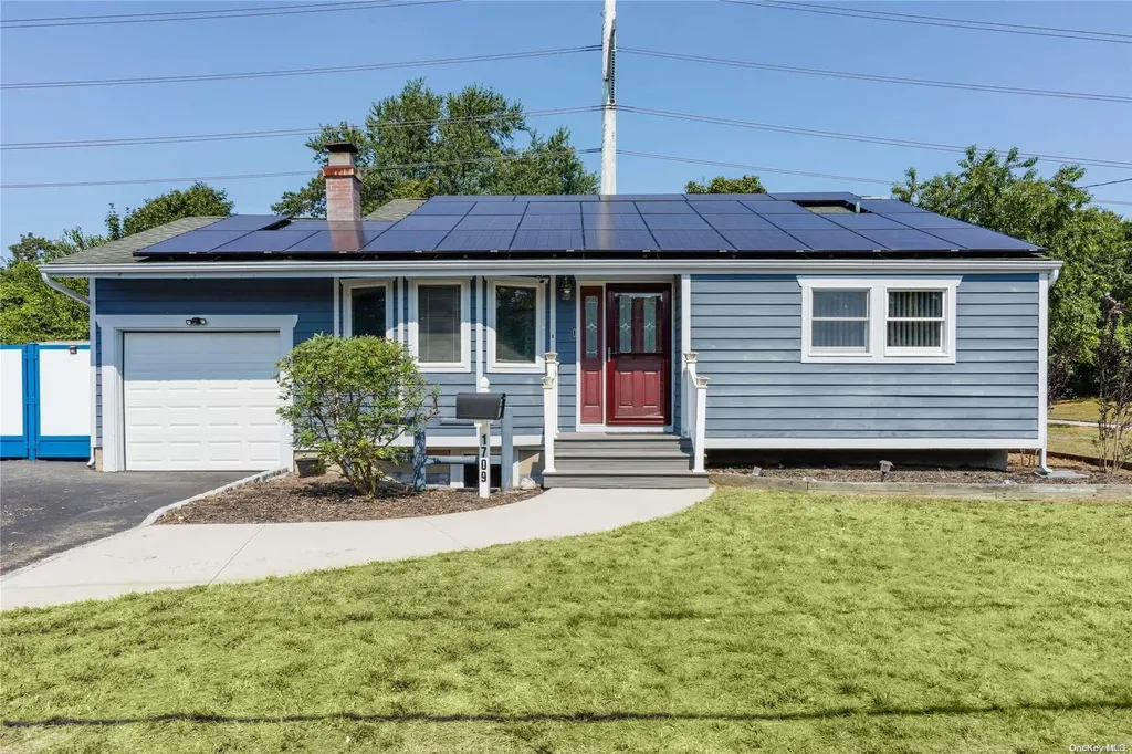 1709 Phillips Drive Medford NY 11763