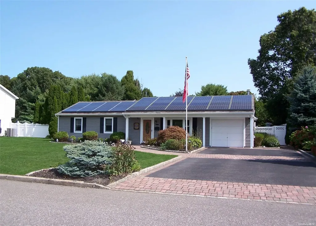 3 Susan Drive Bellport NY 11713