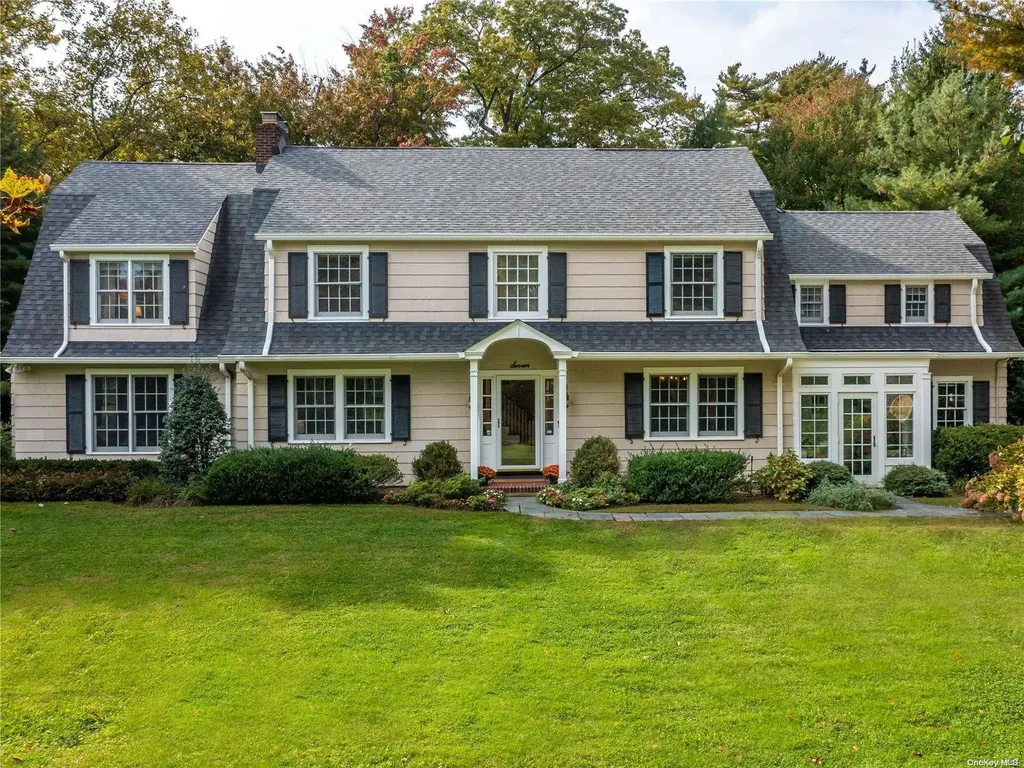 7 Brookside Drive Manhasset NY 11030