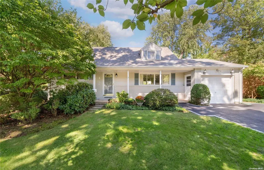 3 Hilaire Drive Huntington NY 11743