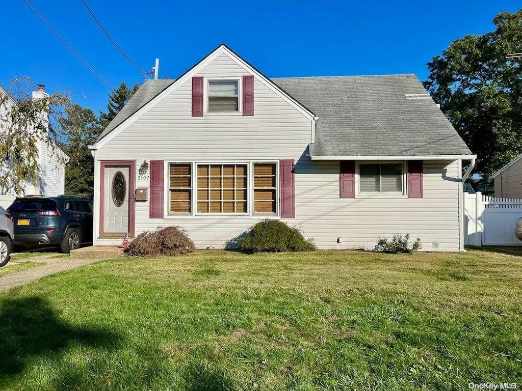 2107 Beech Street Wantagh NY 11793