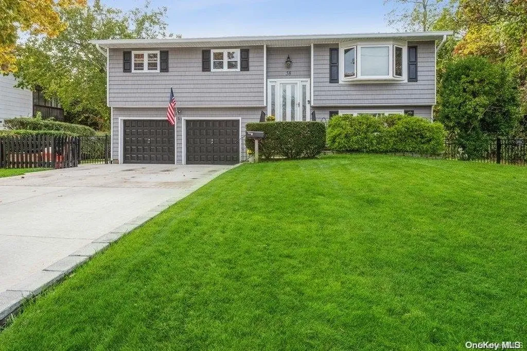 58 Oakridge Drive Bay Shore NY 11706