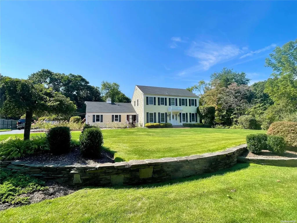14 Great Oak Road Saint James NY 11780
