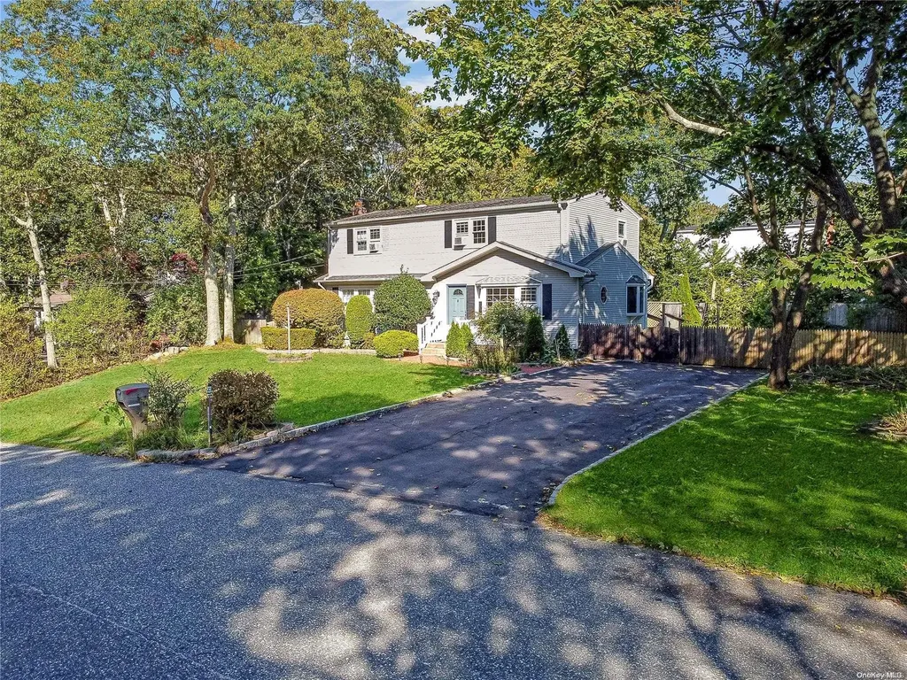 8 George Street Hampton Bays NY 11946