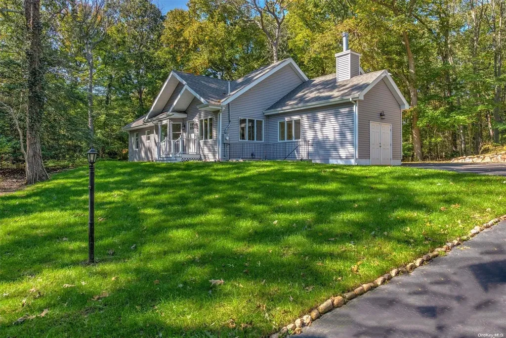 43 Hawkins Road Stony Brook NY 11790