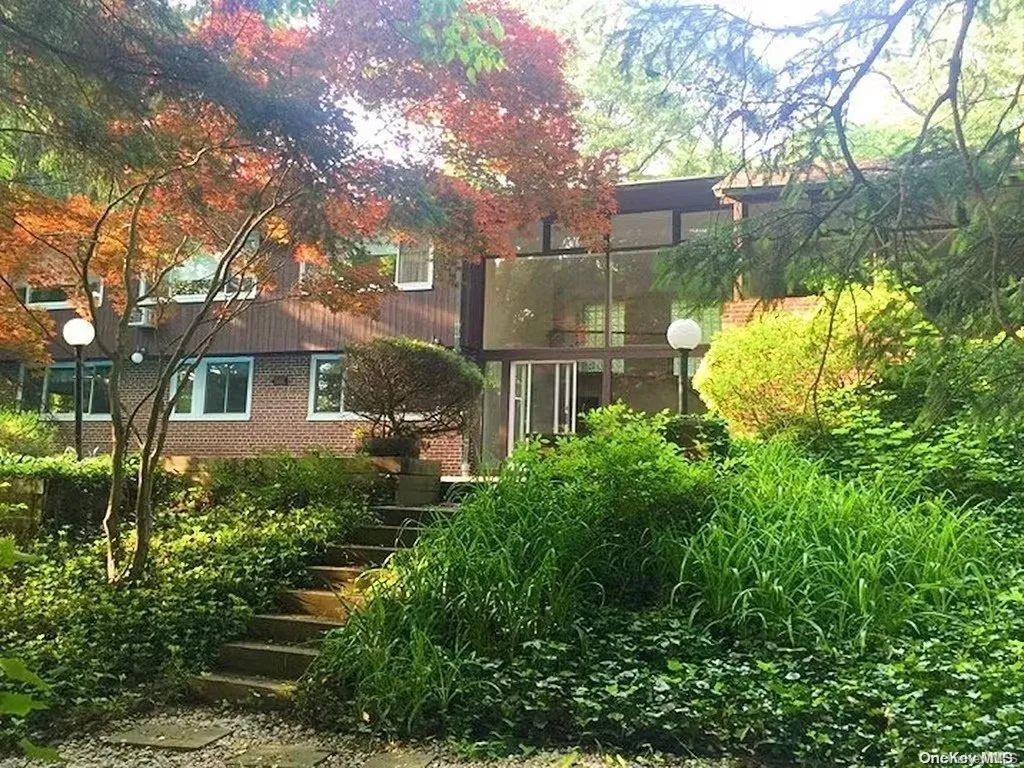 20 Pine Road Syosset NY 11791