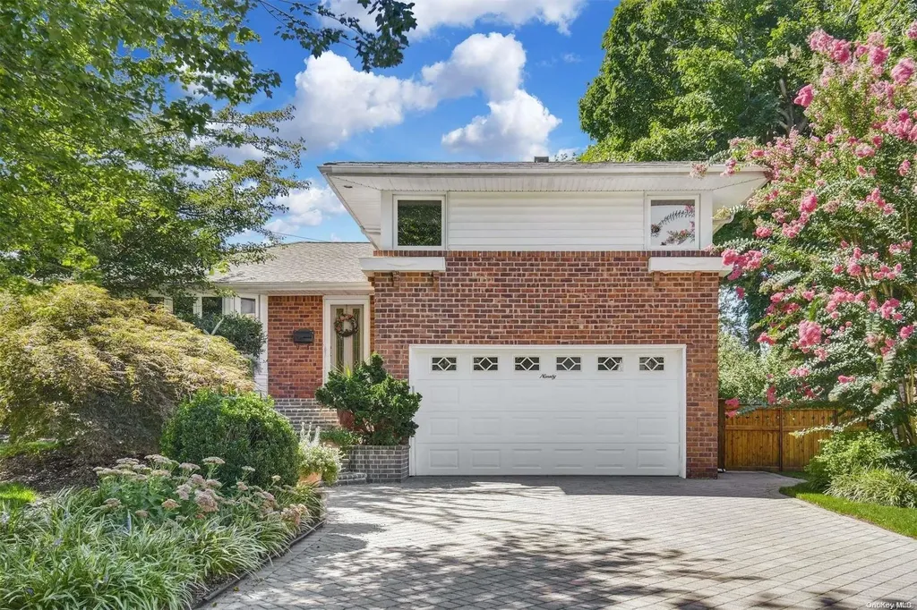 90 Belmont Circle Syosset NY 11791
