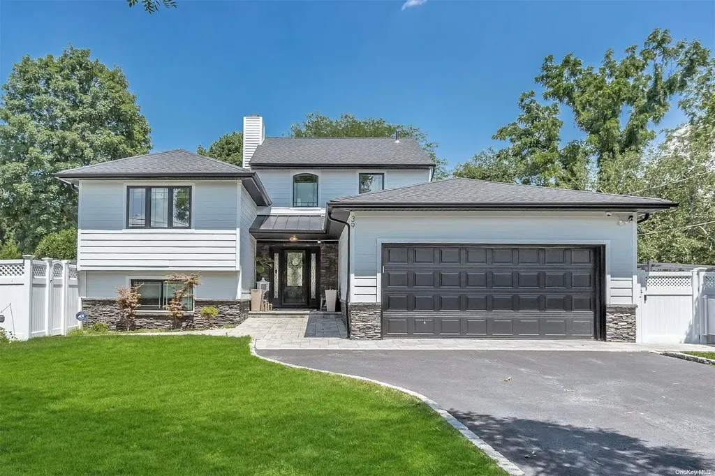 39 Wallace Drive Plainview NY 11803