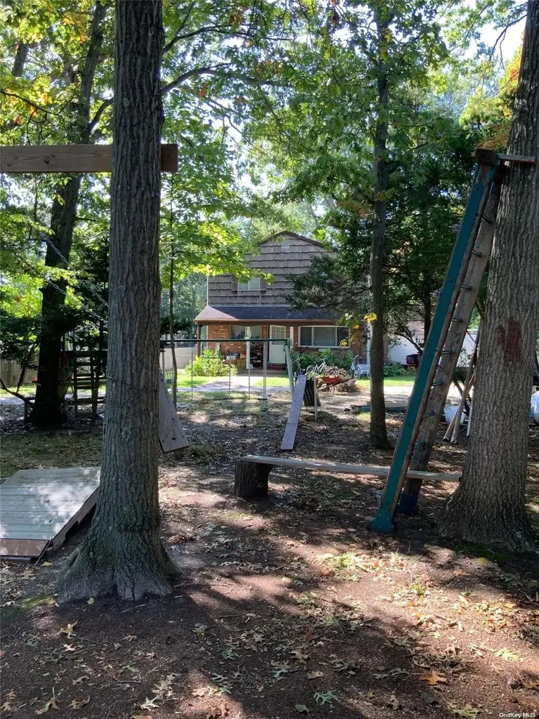 162 Kings Park Road Commack NY 11725