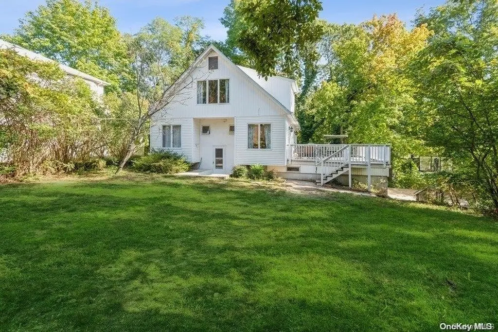 594 Meadow Road Kings Park NY 11754