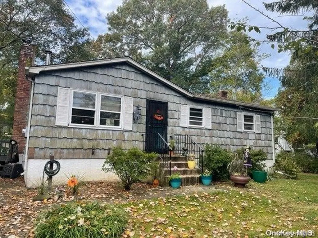211 Hulse Avenue Wading River NY 11792