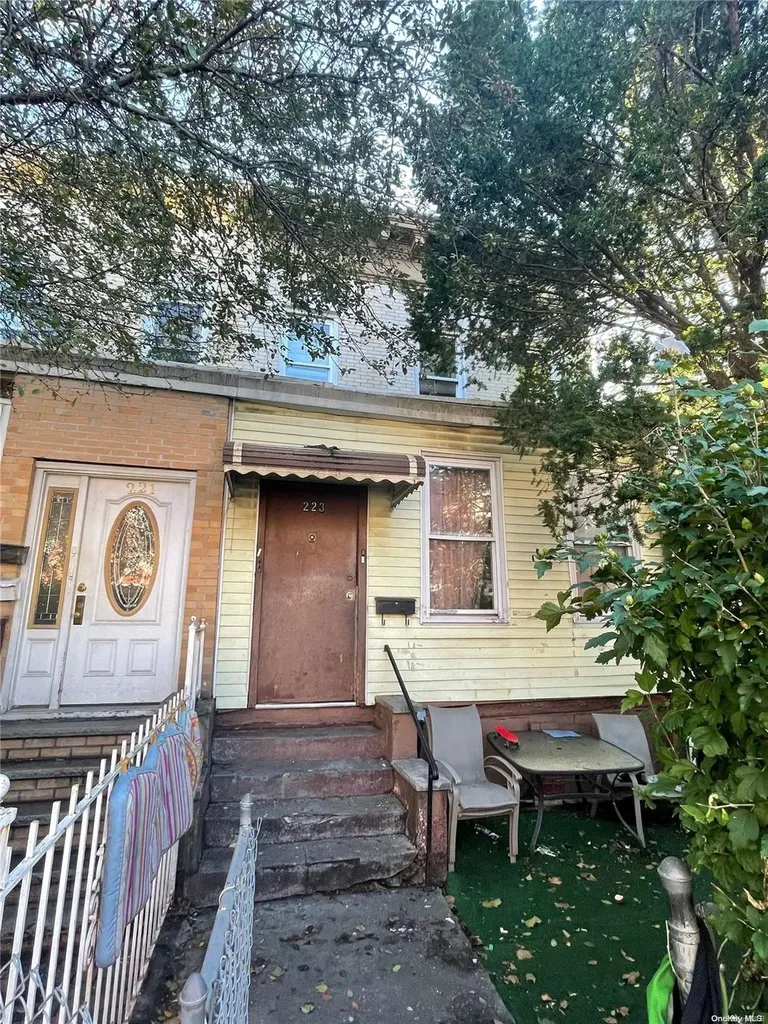 223 E 39th Street Brooklyn NY 11203
