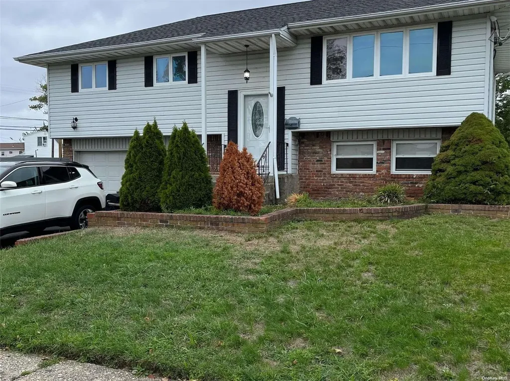 170 Schley Avenue Lindenhurst NY 11757