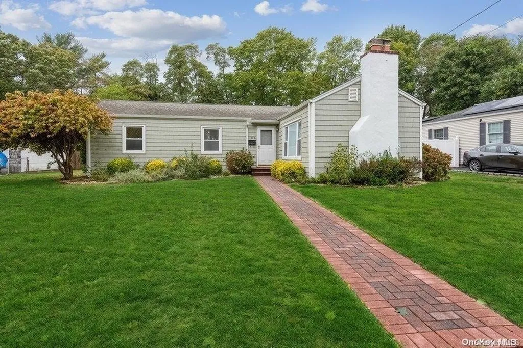 1378 Pine Drive Bay Shore NY 11706