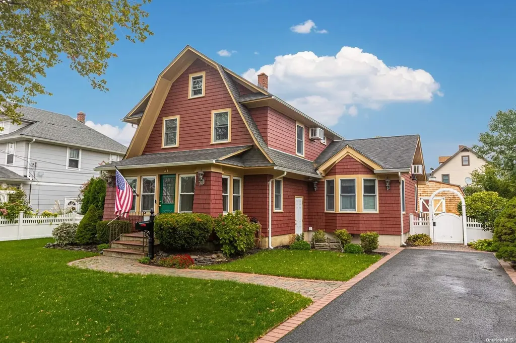 37 Cedar Avenue Islip NY 11751