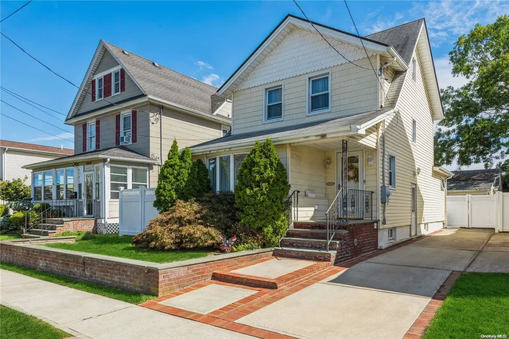 2909 Davis Street Oceanside NY 11572