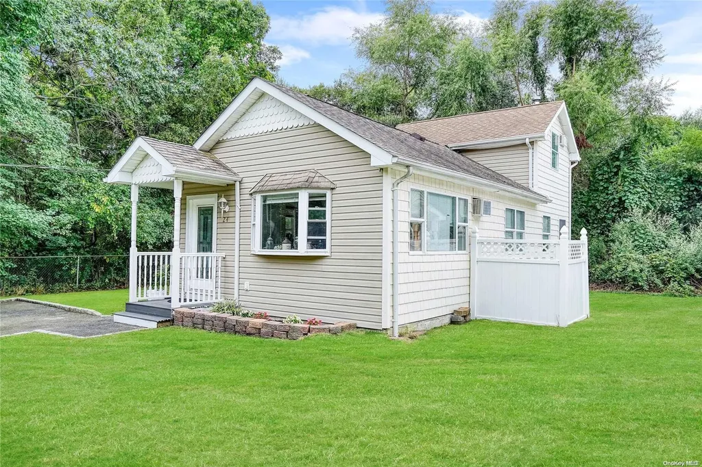 24 Lillian Drive Nesconset NY 11767