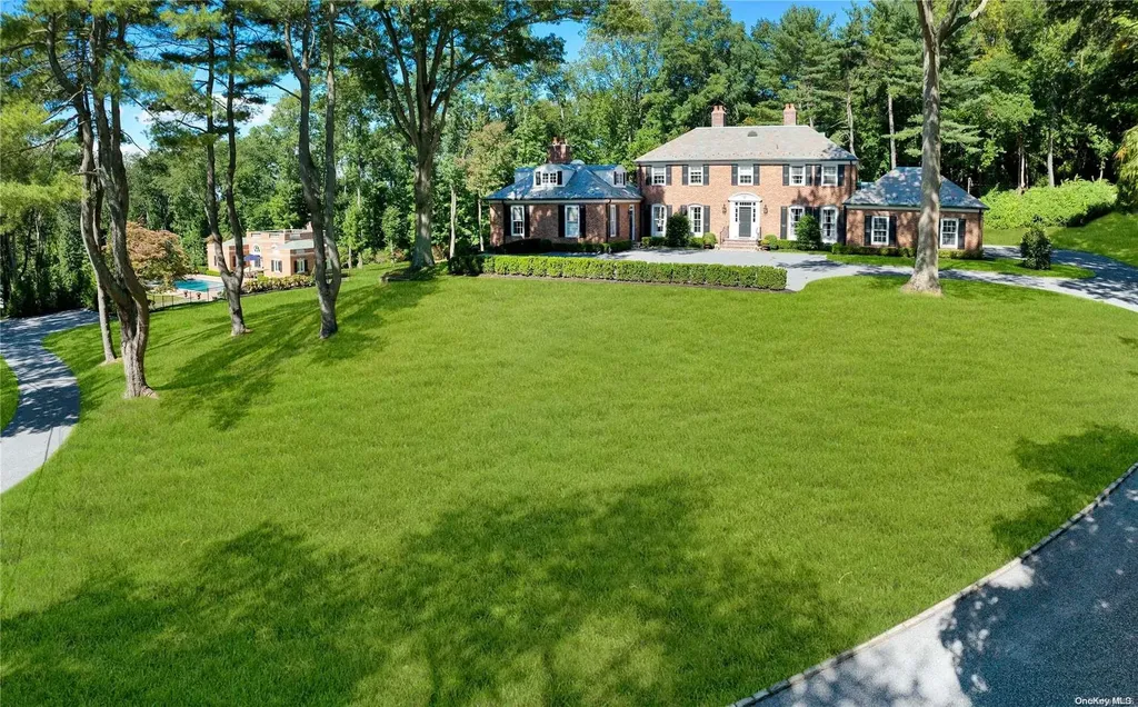 59 Private Road Mill Neck NY 11765